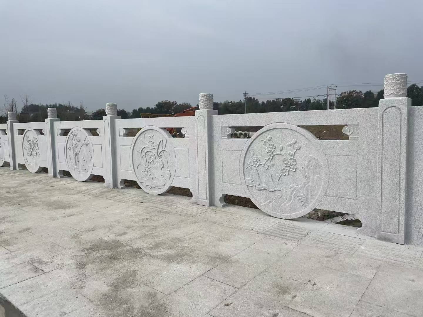 白银芝麻白河道栏杆 石材栏杆