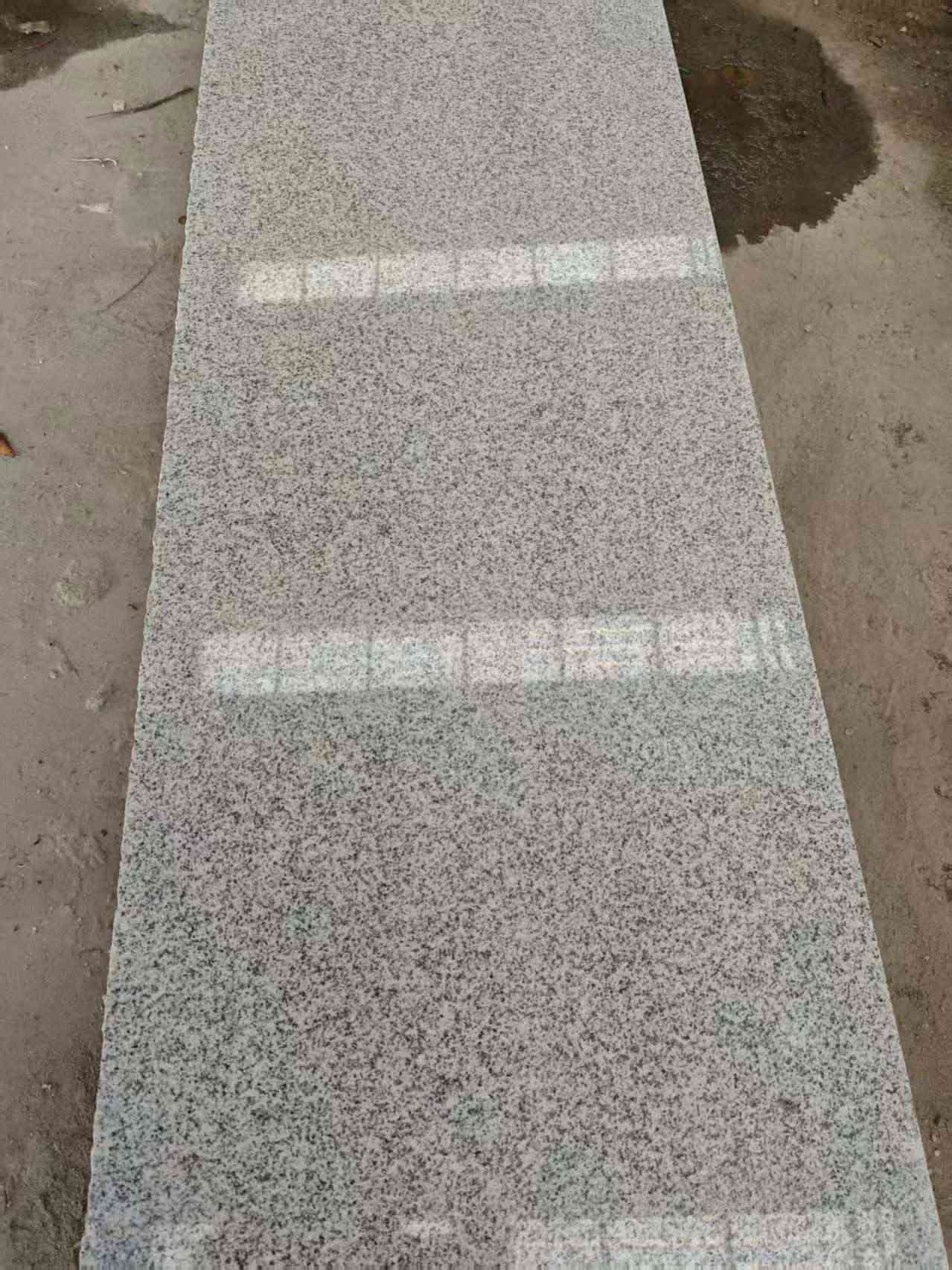 白银芝麻白光面毛板